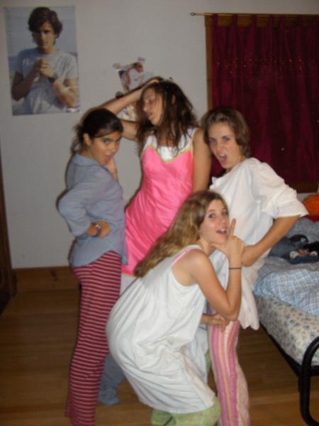 ENTRE FILLES